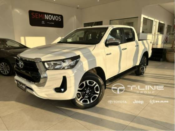 TOYOTA HILUX 2.8 D-4D TURBO DIESEL CD SRV 4X4 AUTOMÁTICO TOYOTA HILUX 2.8 D-4D TURBO DIESEL CD SRV 4X4 AUTOMÁTICO